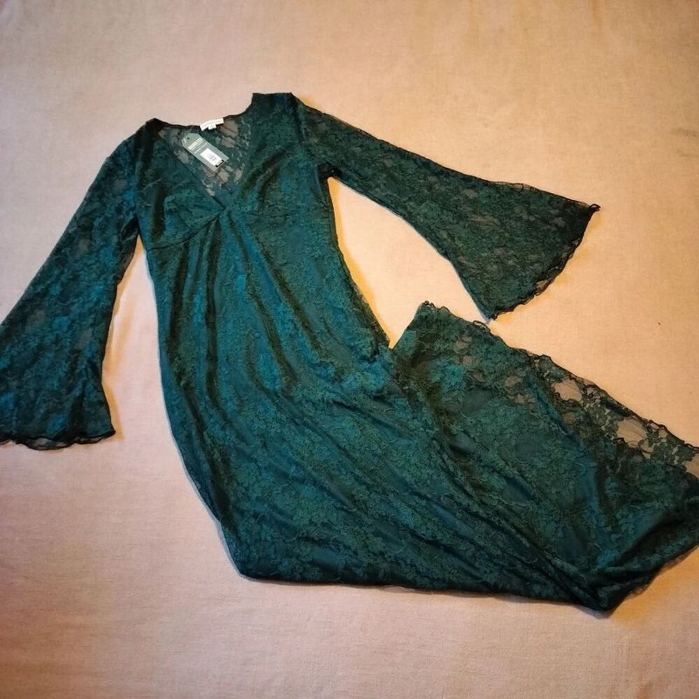 Earthbound Emerald Green Lace Bell Sleeve Slim Maxi Dress Small V-neck Princess